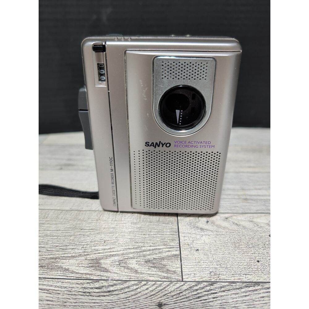 Sanyo Compact Cassette Recorder Record M-1110C Voice Activated Recording System